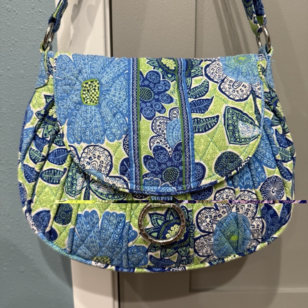 Vera Bradley Rare HTF Clare Crossbody Saddle Bag in Doodle Daisy Green & Blue's - Picture 2 of 16